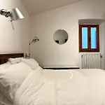 Vecchia Farmacia 111 *
